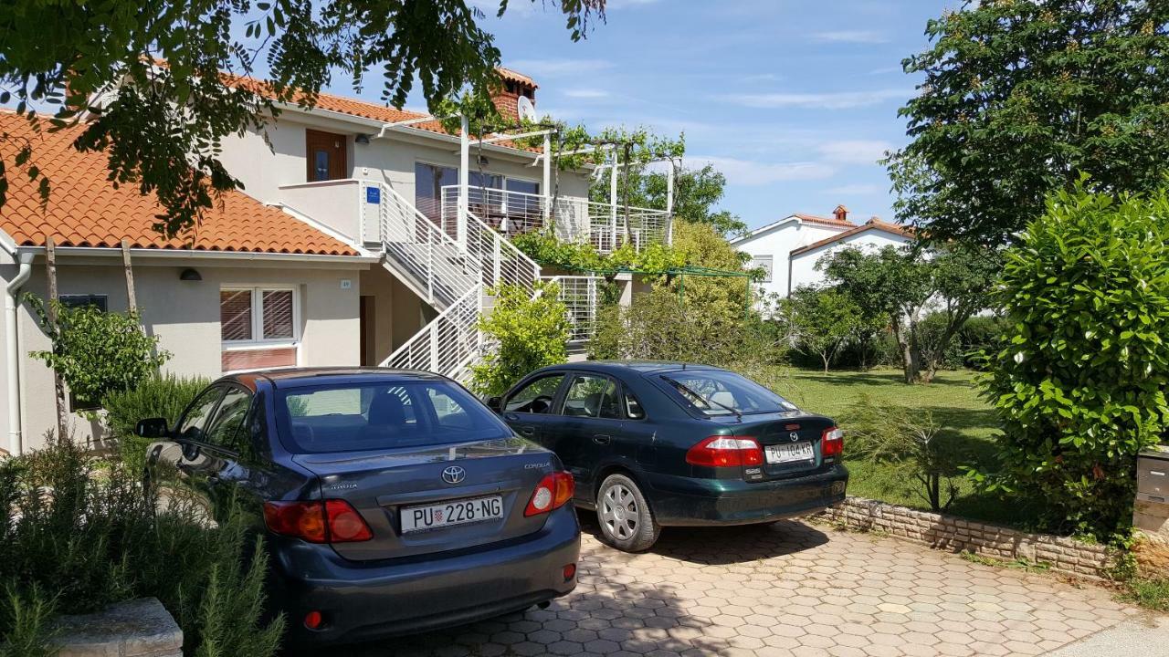 Haus Mirela Apartamento Ližnjan Exterior foto